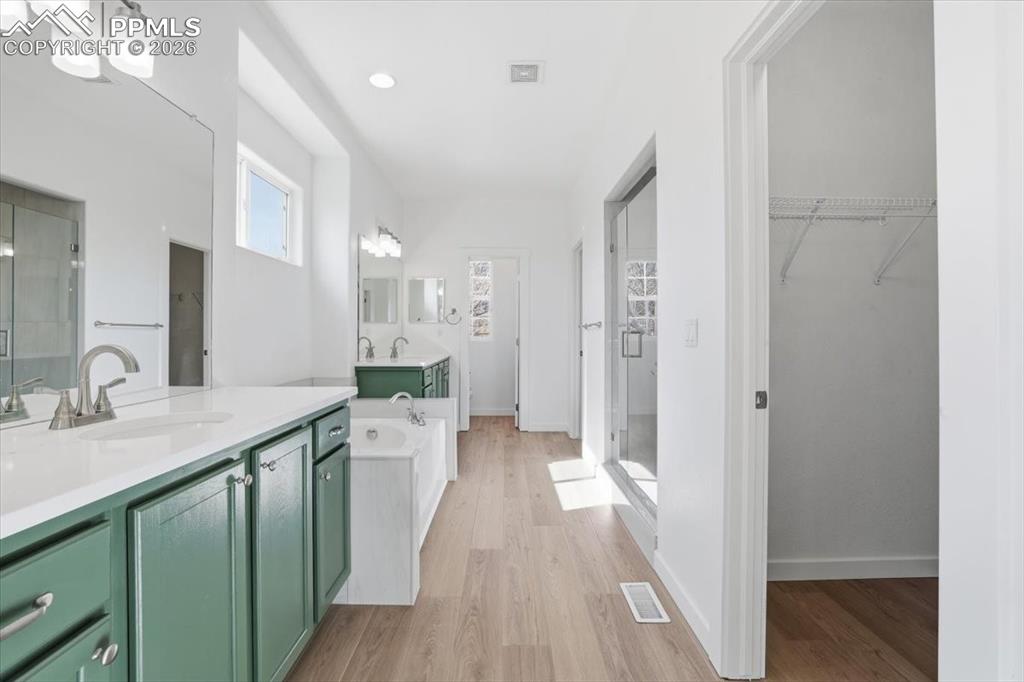 Image 26 of 50: Master Bathroom