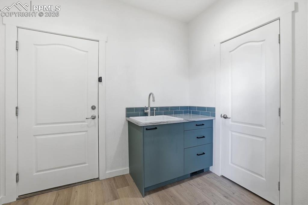 Image 33 of 50: Mud Room