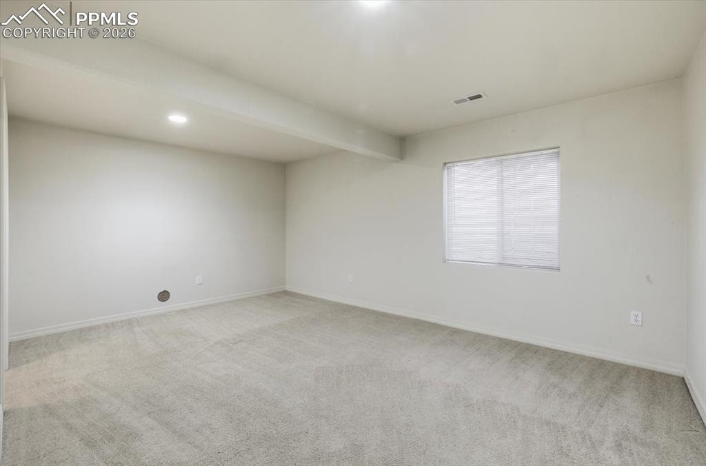 Image 41 of 50: Bedroom