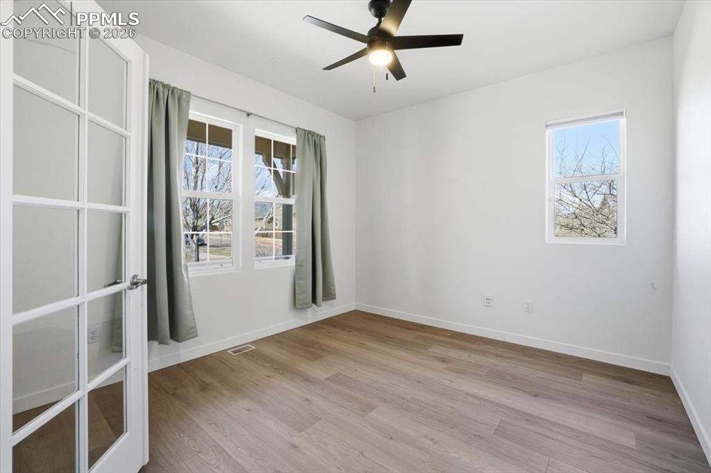 Image 6 of 50: Office