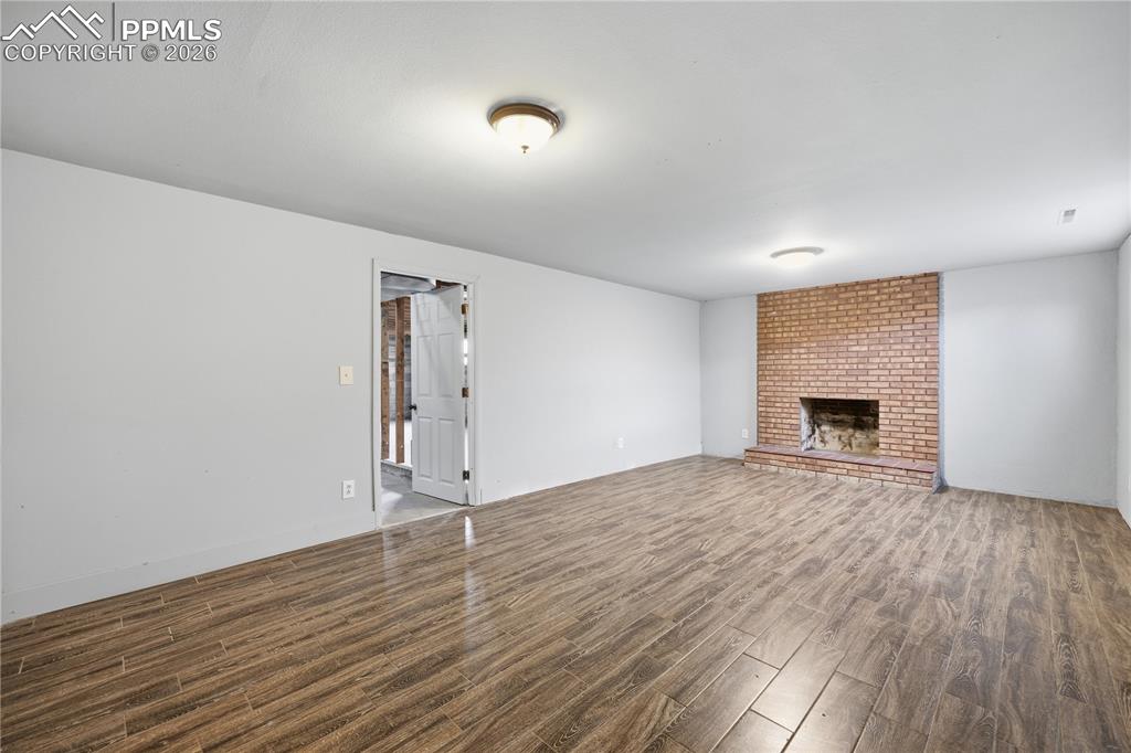 Image 32 of 39: No Description Available