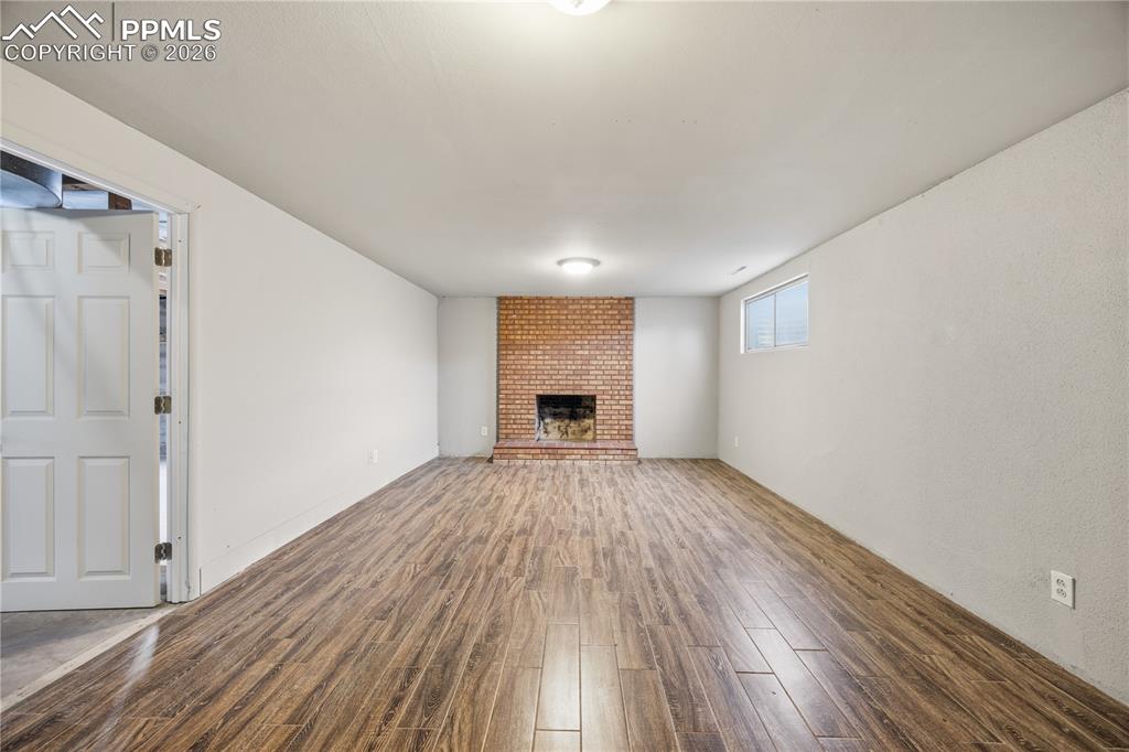 Image 33 of 39: No Description Available