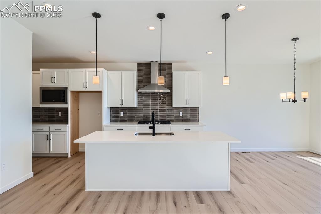 Image 11 of 44: Kitchen