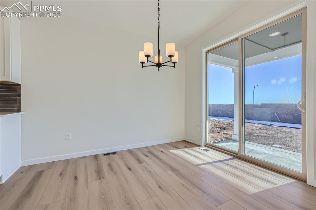 Image 12 of 44: Dining Area