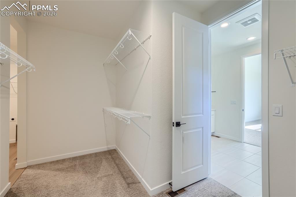 Image 28 of 44: Closet