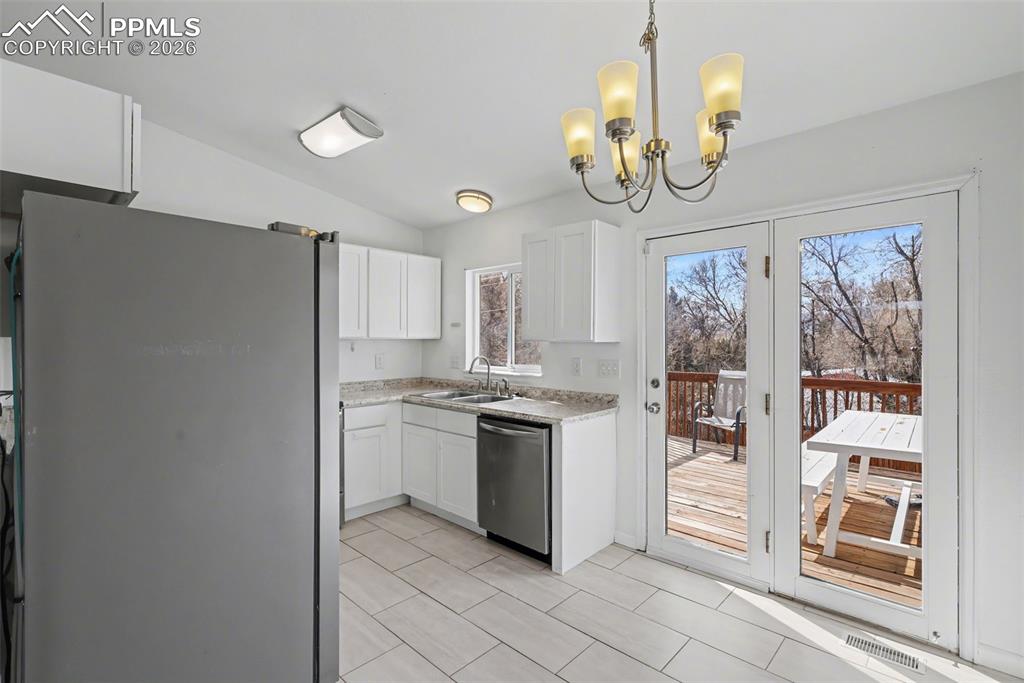 Image 10 of 37: Kitchen