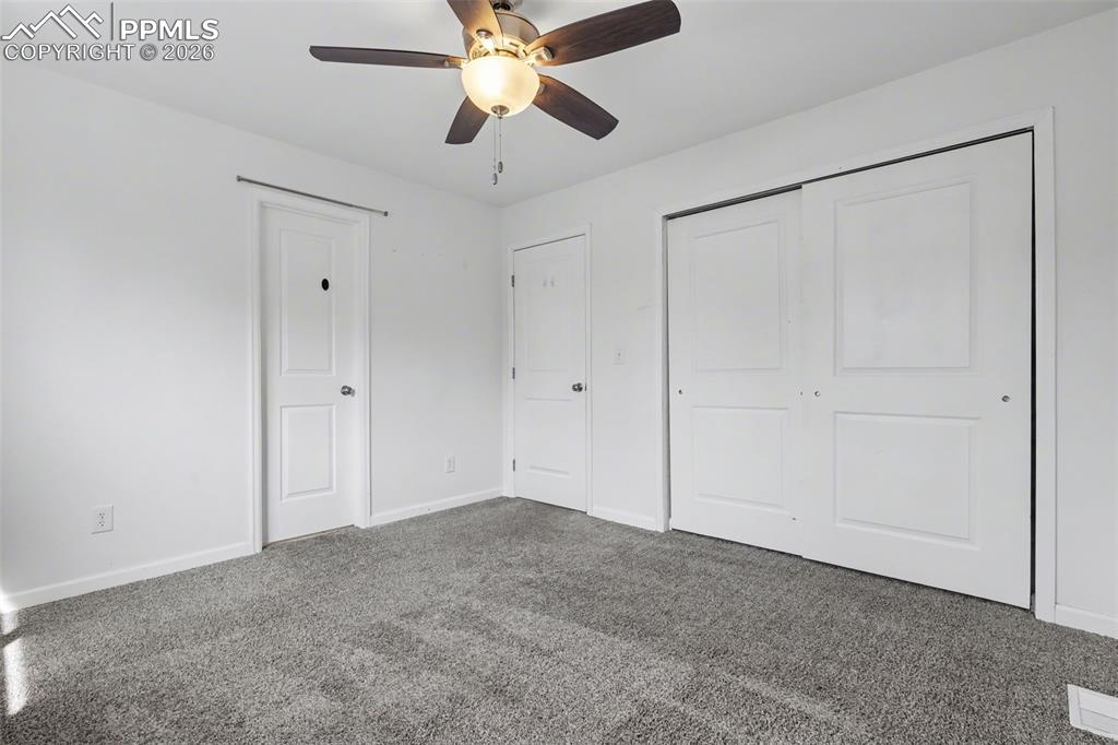 Image 18 of 37: Bedroom