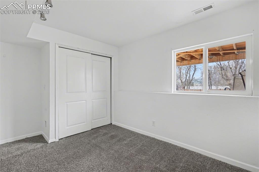 Image 23 of 37: Bedroom