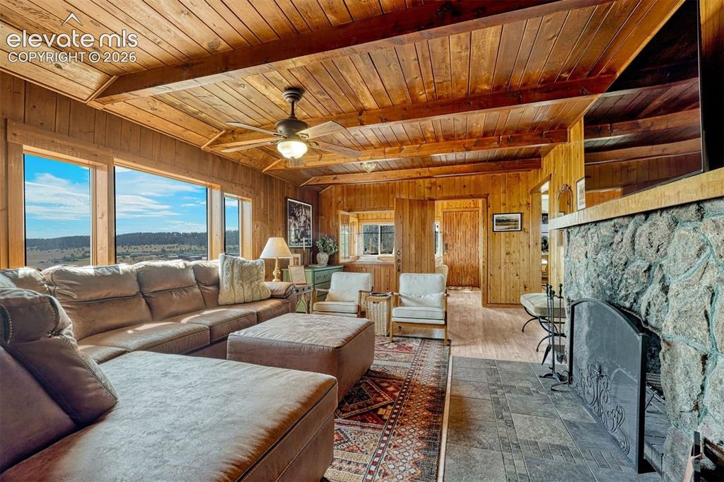 Image 16 of 48: Living Room