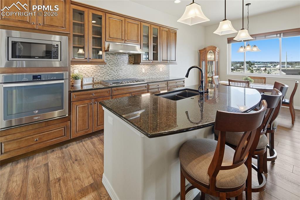 Image 11 of 50: Kitchen