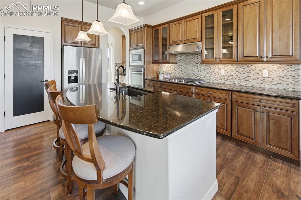 Image 12 of 50: Kitchen