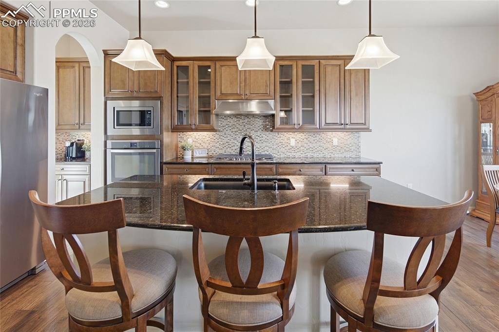 Image 15 of 50: Kitchen