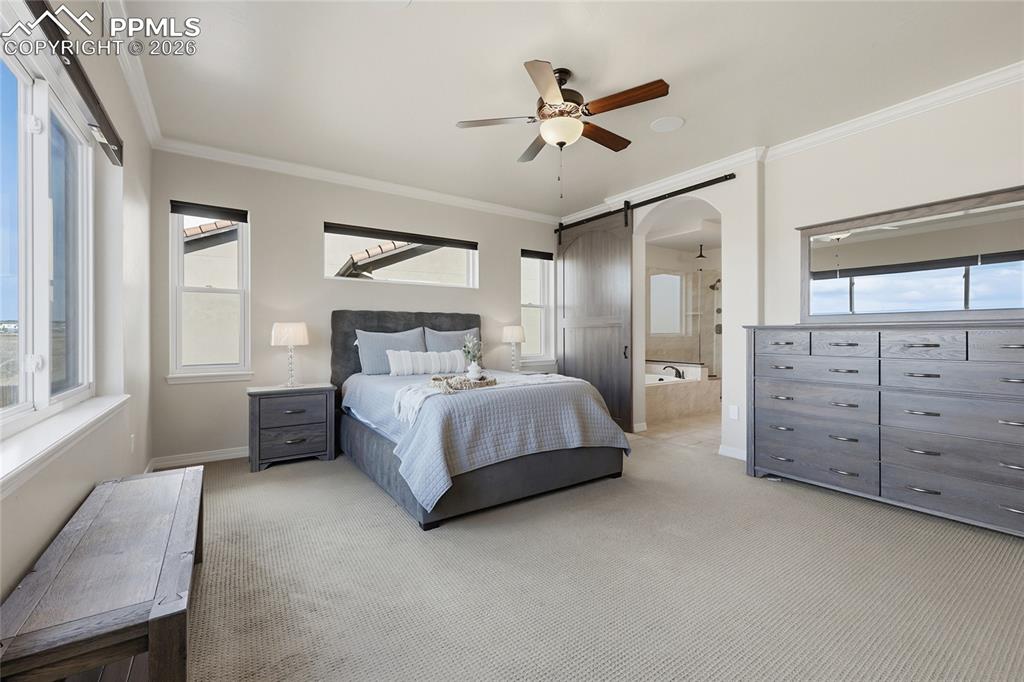 Image 18 of 50: Bedroom