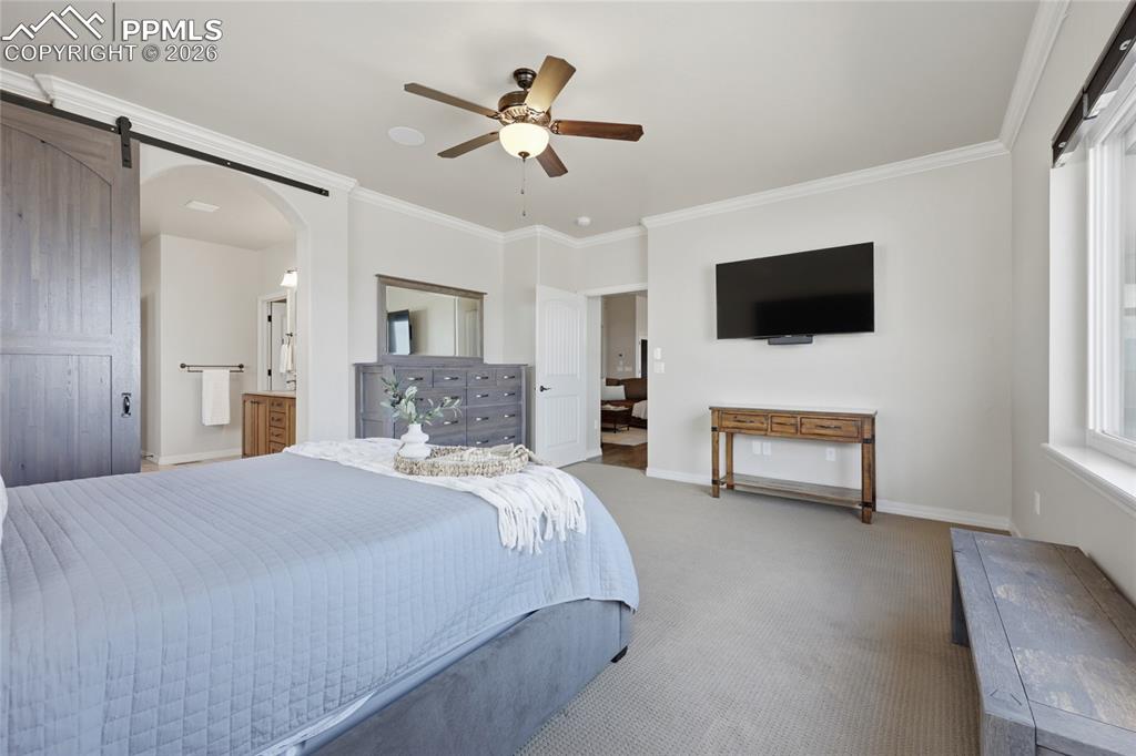 Image 20 of 50: Bedroom