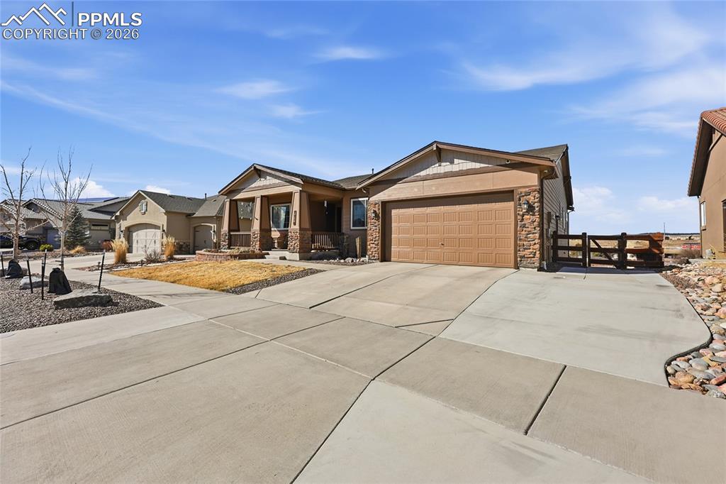 Image 3 of 50: Front of Structure