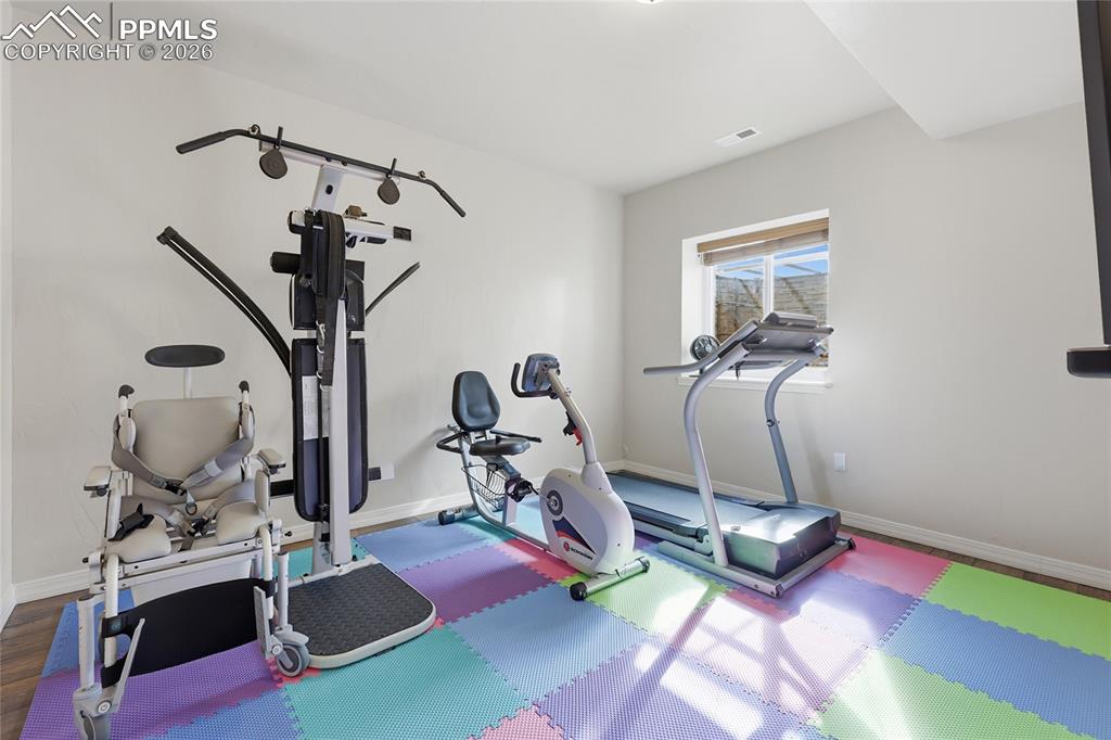 Image 33 of 50: Exercise Room