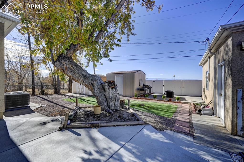 Image 37 of 47: Patio