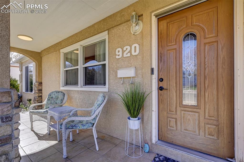 Image 8 of 47: Entry