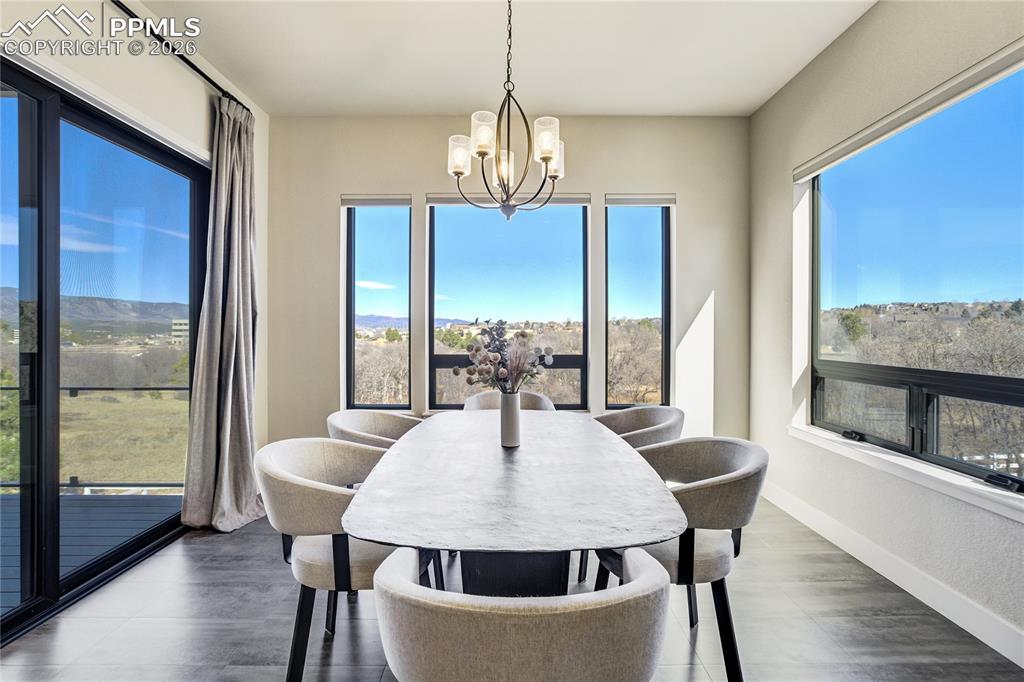 Image 12 of 50: Dining Area