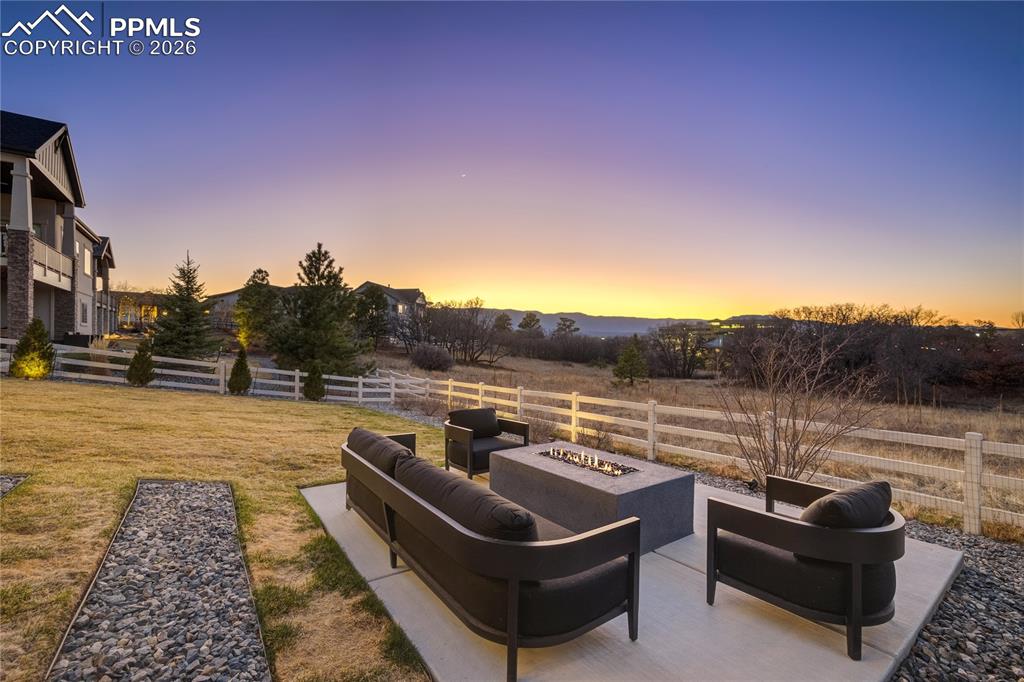 Image 42 of 50: Patio