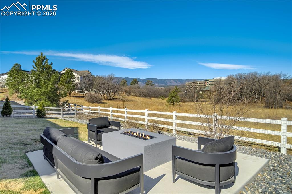 Image 46 of 50: Patio