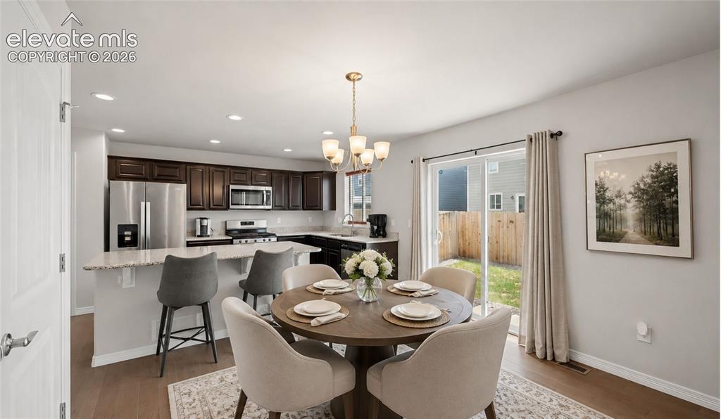 Image 11 of 42: Dining Area