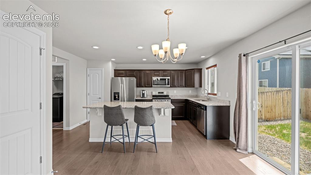 Image 13 of 42: Dining Area