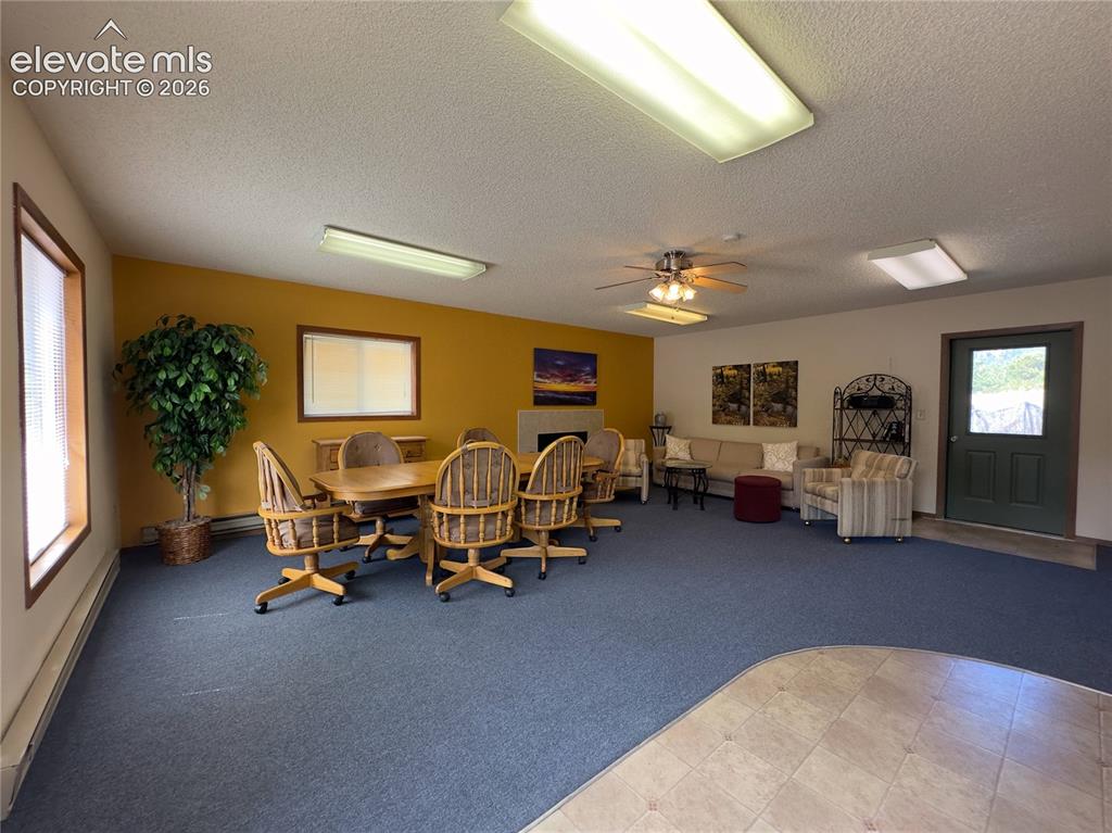 Image 19 of 19: Dining Area
