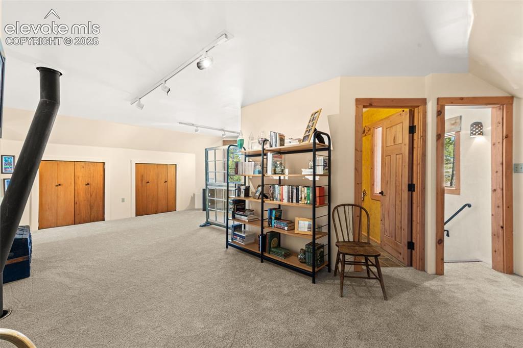 Image 18 of 33: Family Room