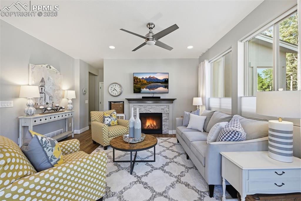 Image 13 of 40: What a wonderful place to spend the evenings!