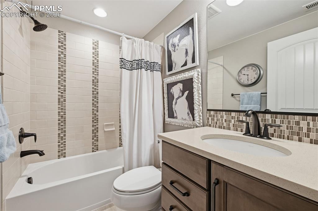 Image 35 of 40: Second basement bath!
