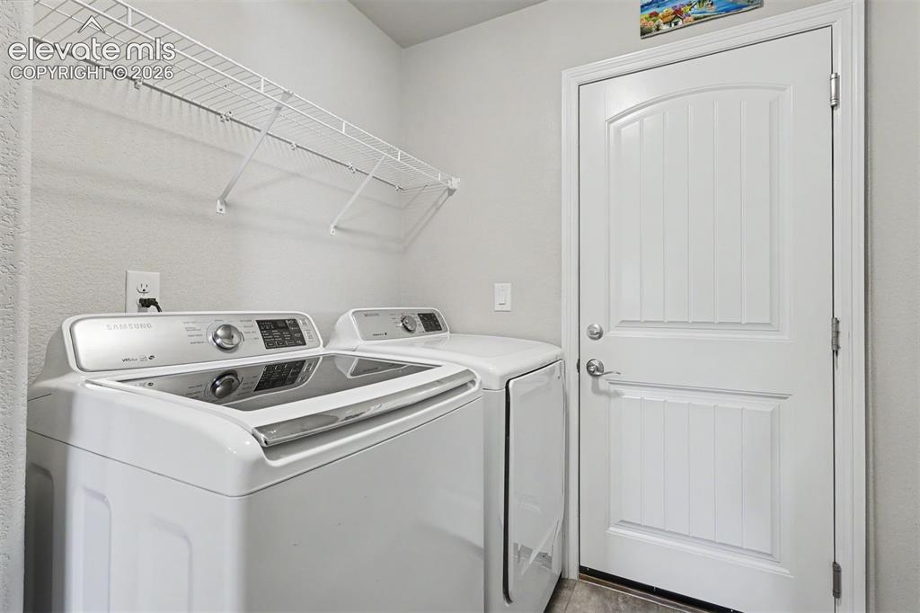Image 20 of 36: Laundry