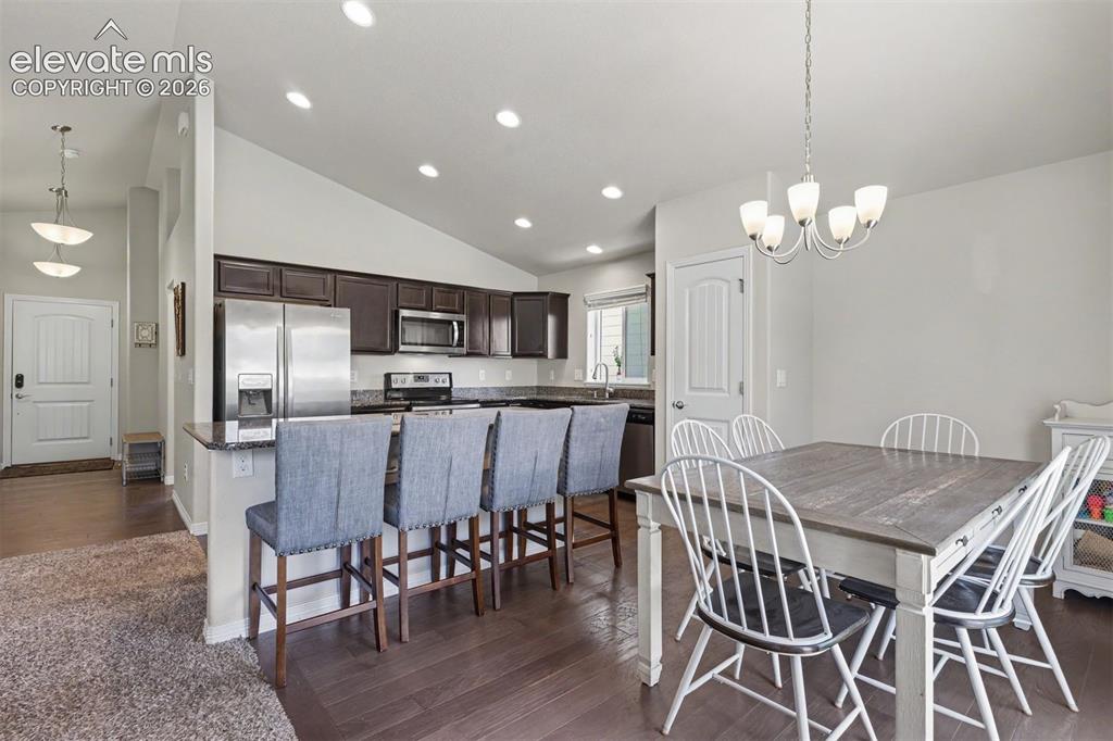 Image 3 of 36: Dining Area