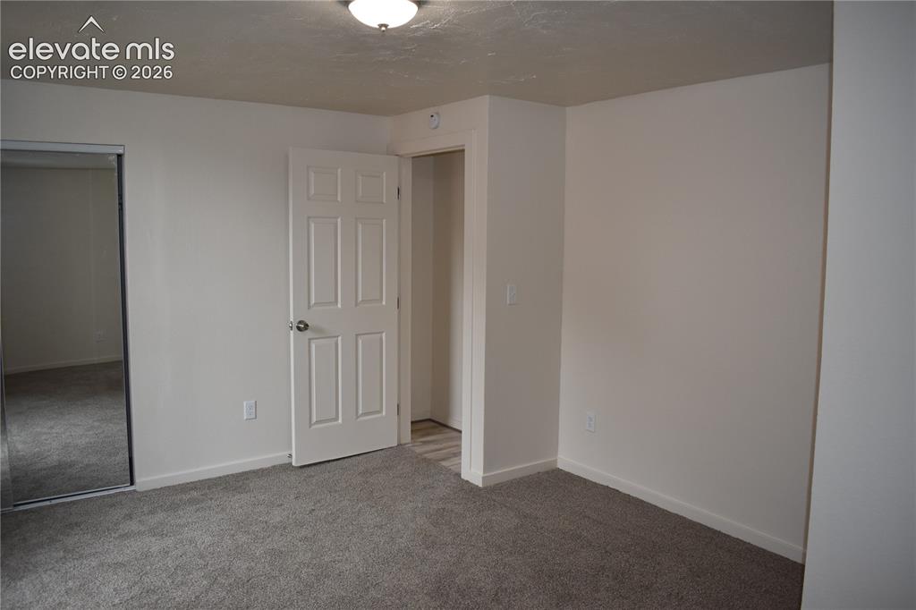 Image 12 of 24: Bedroom