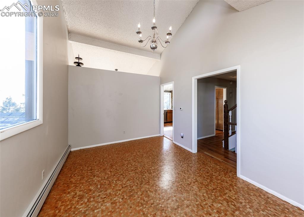 Image 26 of 48: Dining Area