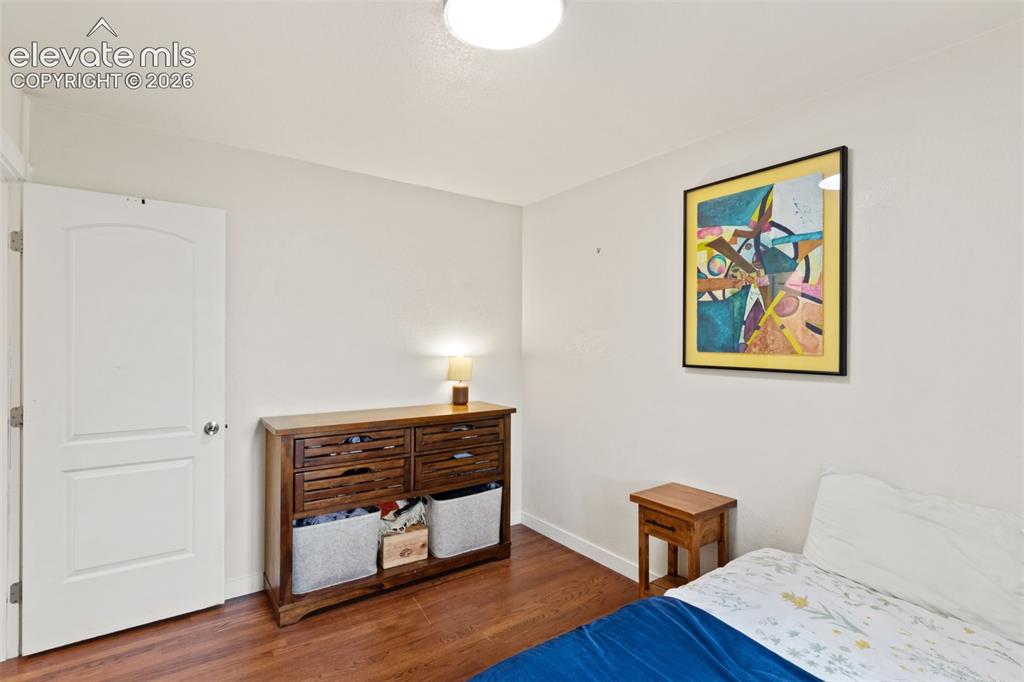 Image 8 of 27: Bedroom