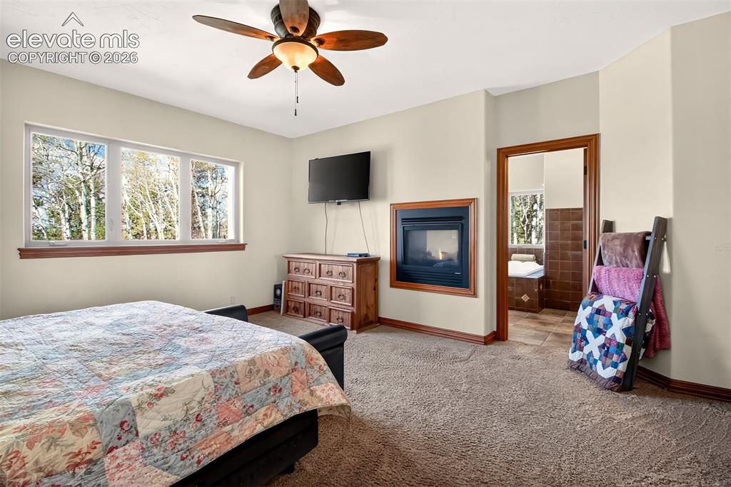 Image 11 of 48: Bedroom