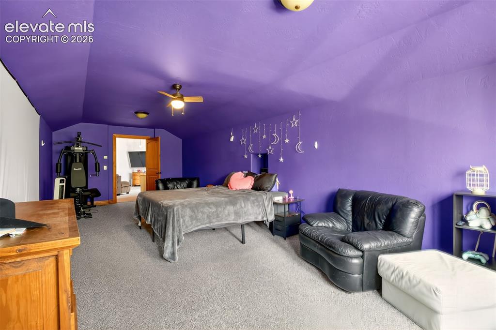 Image 17 of 48: Bedroom