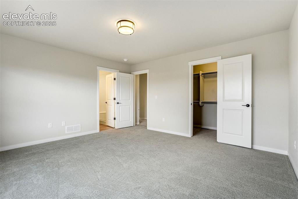 Image 19 of 33: Bedroom