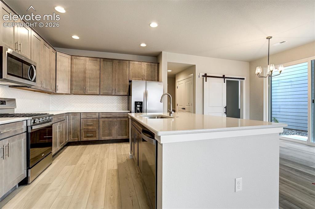 Image 9 of 33: Kitchen