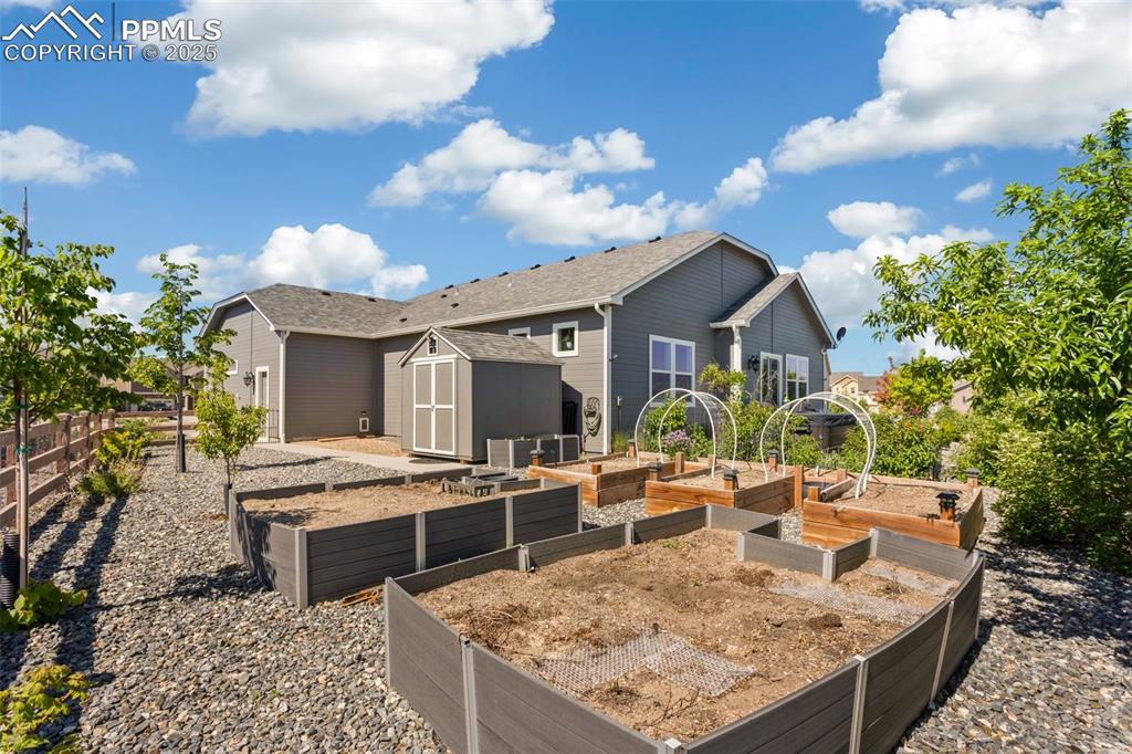 Image 39 of 50: Back of Structure