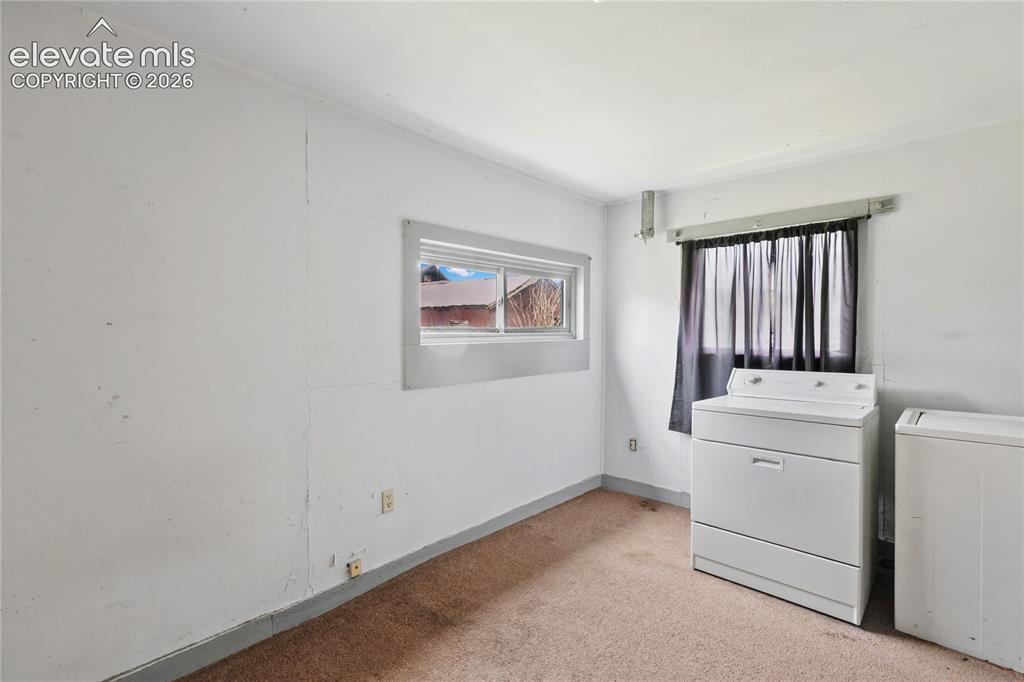 Image 3 of 18: Bedroom