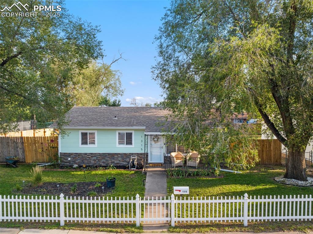 Image 34 of 34: WELCOME HOME