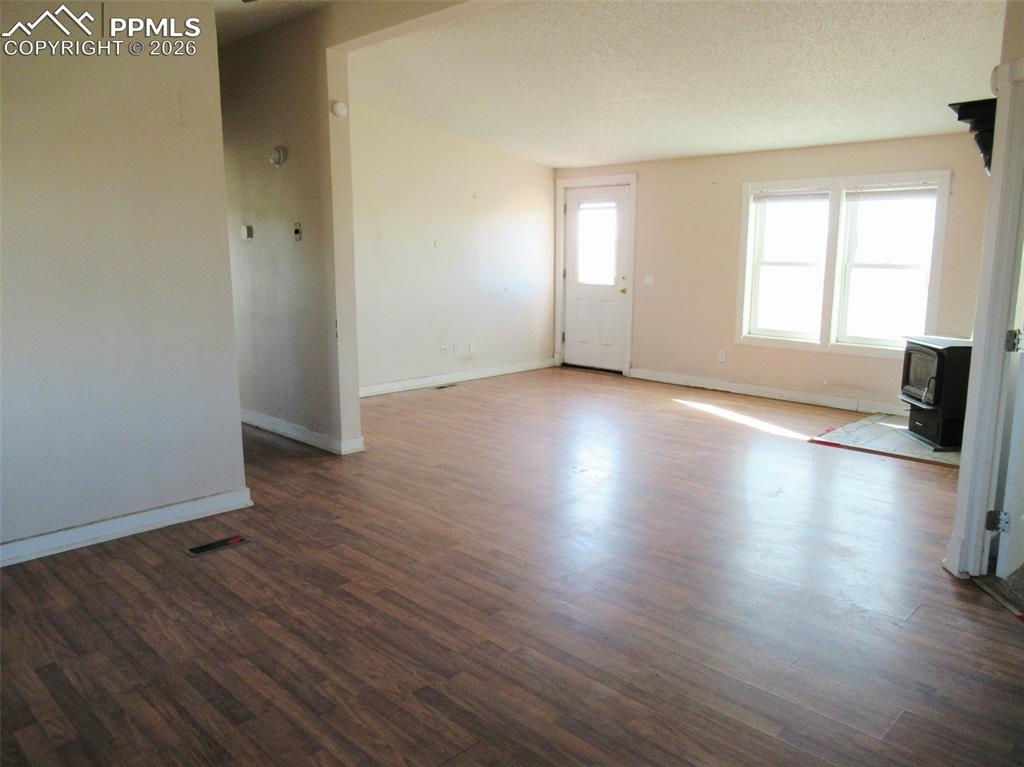 Image 8 of 23: Living Room