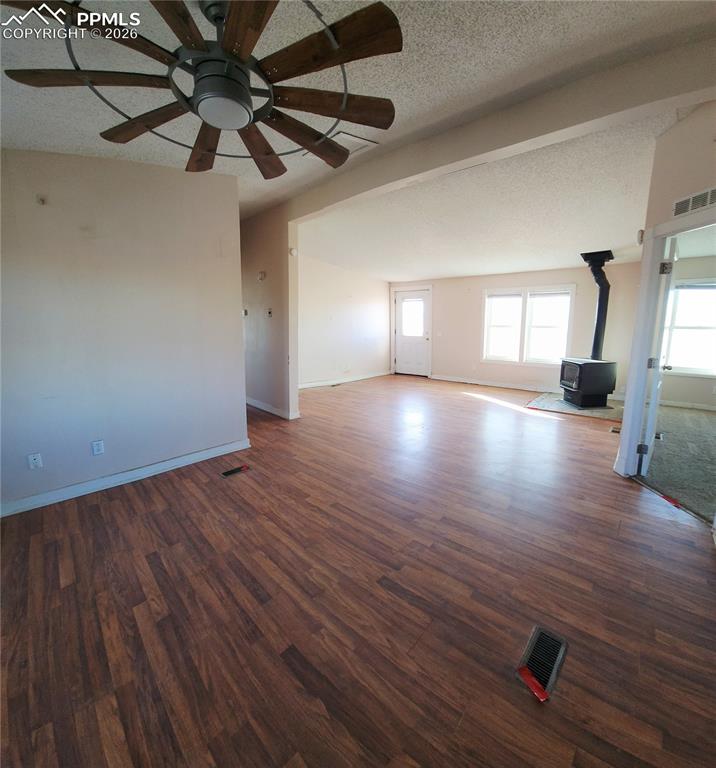 Image 9 of 23: Living Room