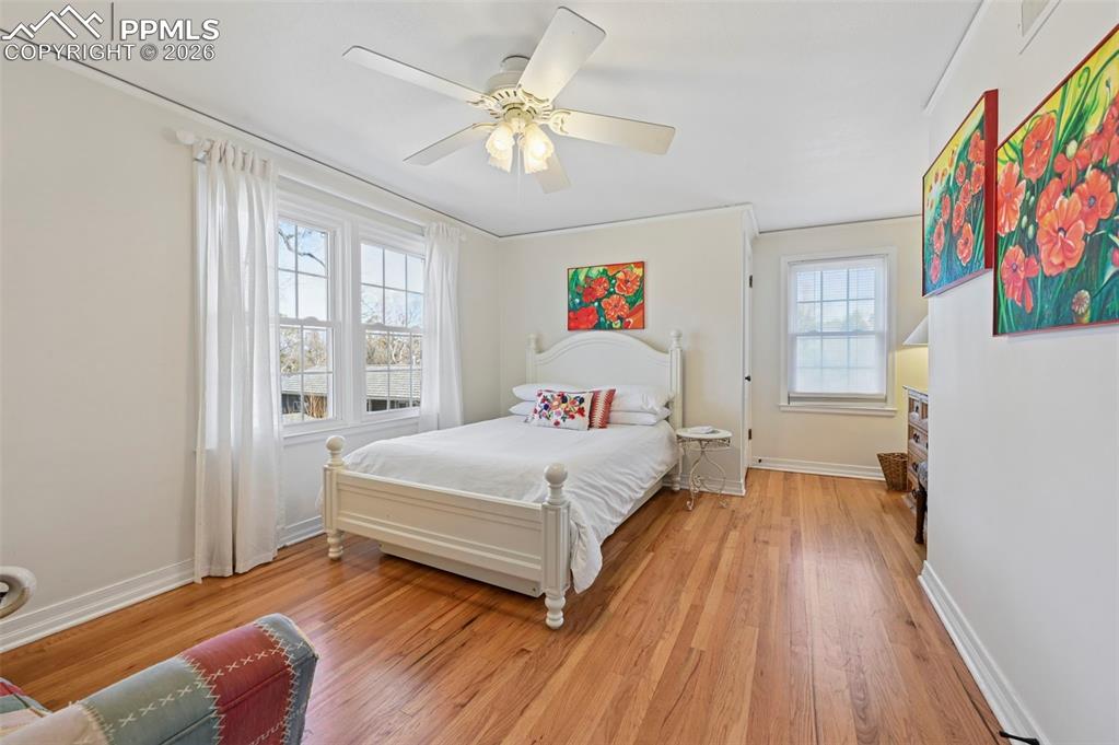 Image 16 of 48: Bedroom