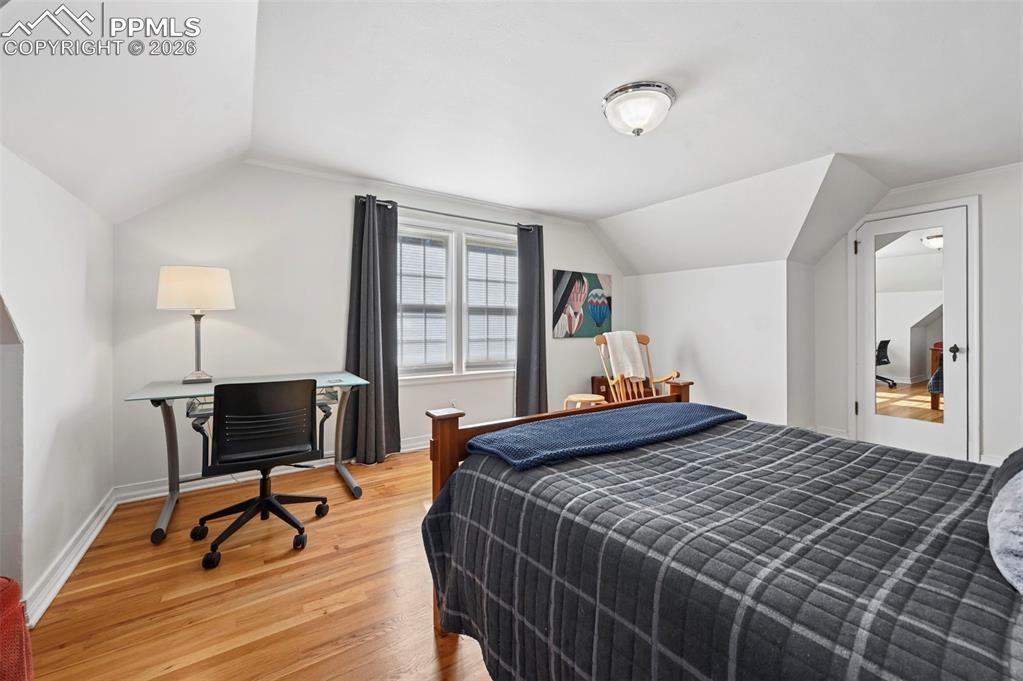 Image 20 of 48: Bedroom