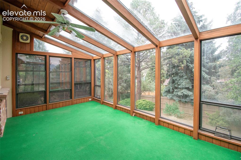 Image 31 of 40: Sun Room