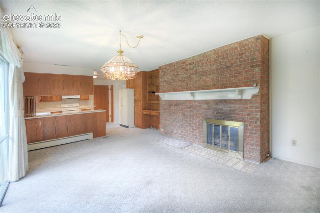 Image 7 of 40: Living Room