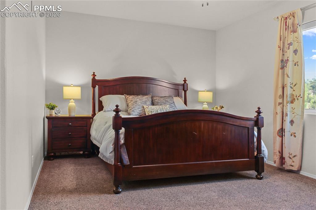 Image 8 of 34: Bedroom